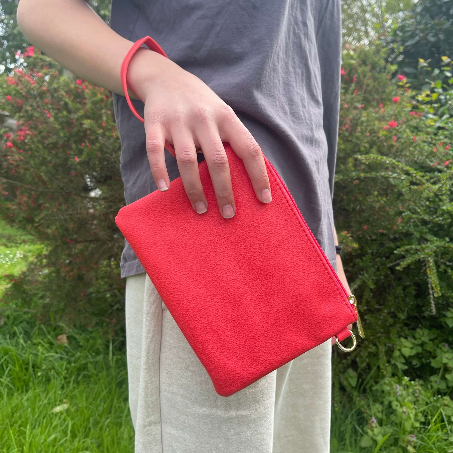 Red clutch from Moana Rd.