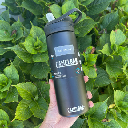 Stainless steel camelbak drink bottle in black.