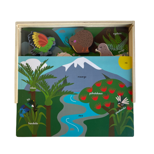 Moana to Maunga puzzle play set featuring New Zealand flora, fauna and animals.